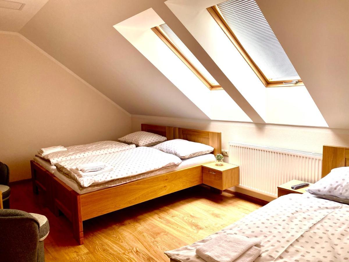 Penzion Pod Tureckom Hotel Trenčianske Bohuslavice Buitenkant foto