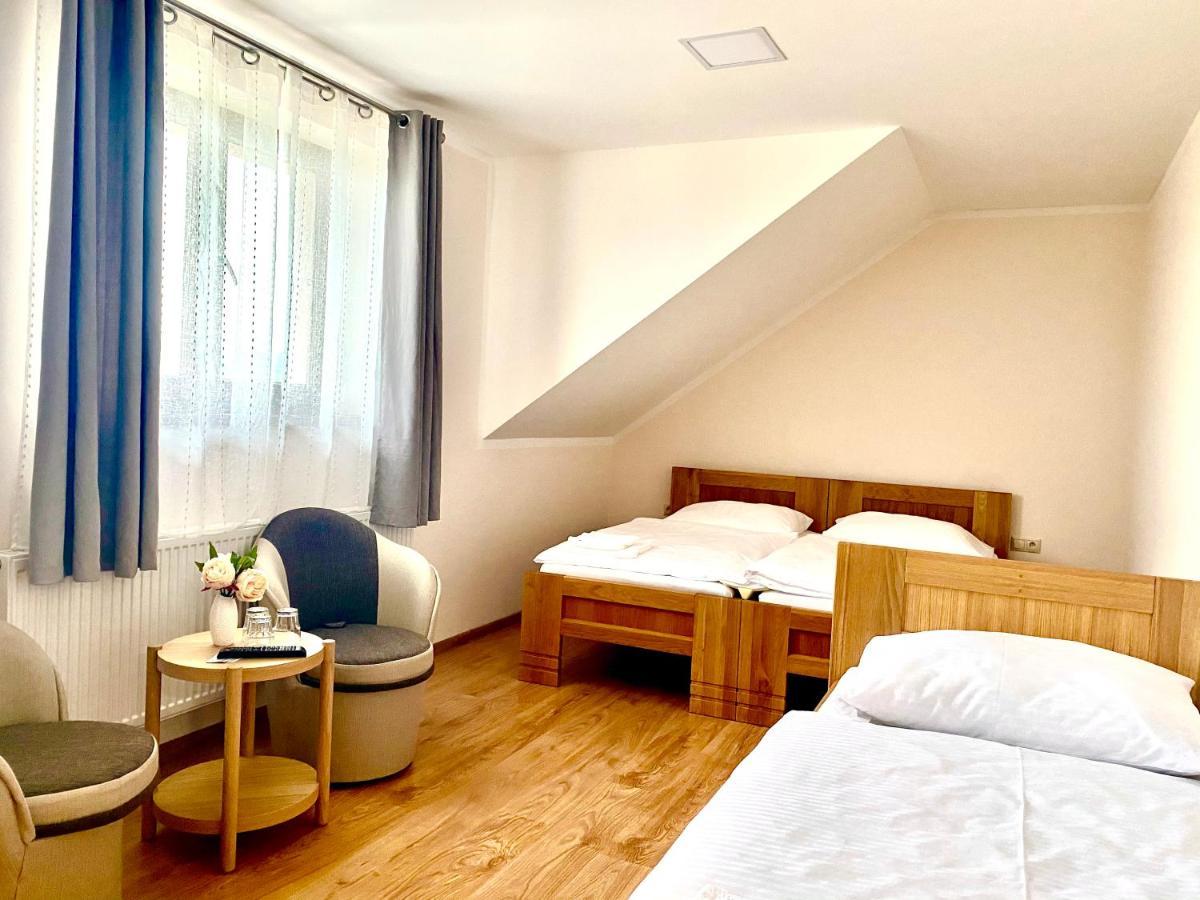Penzion Pod Tureckom Hotel Trenčianske Bohuslavice Buitenkant foto