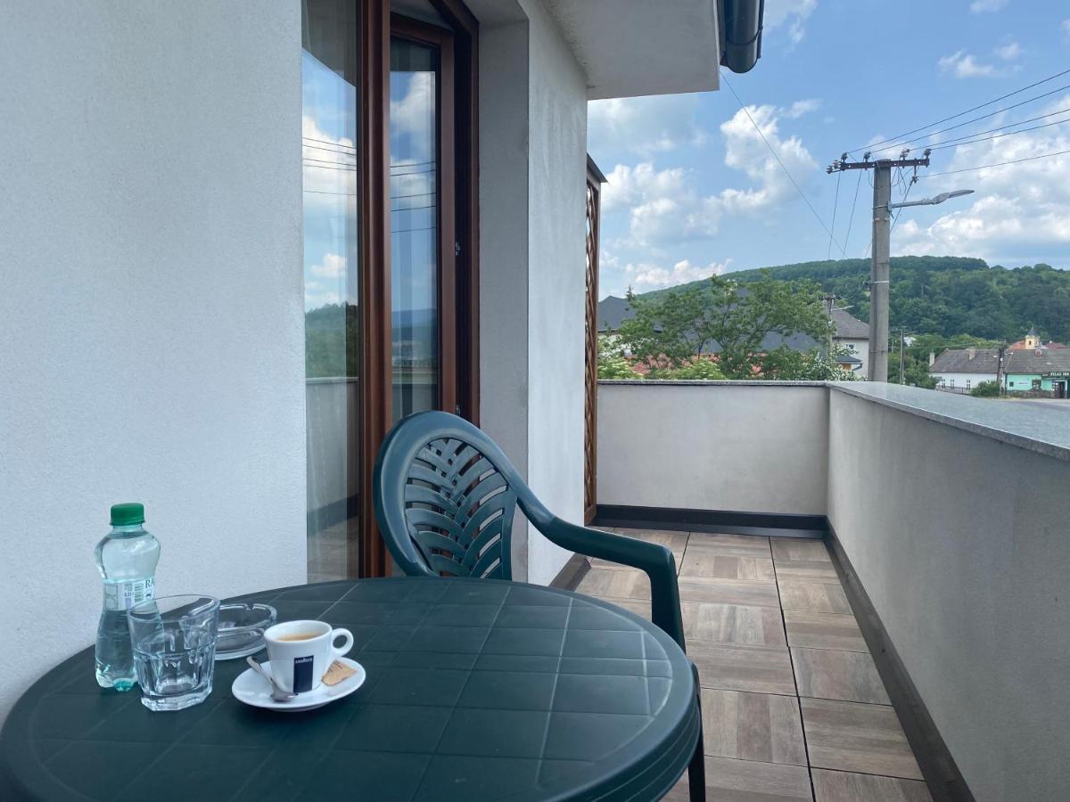 Penzion Pod Tureckom Hotel Trenčianske Bohuslavice Buitenkant foto
