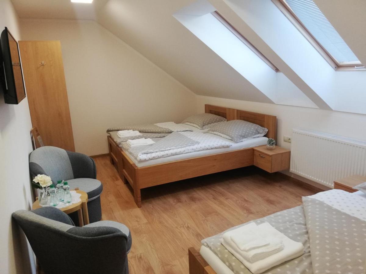 Penzion Pod Tureckom Hotel Trenčianske Bohuslavice Buitenkant foto