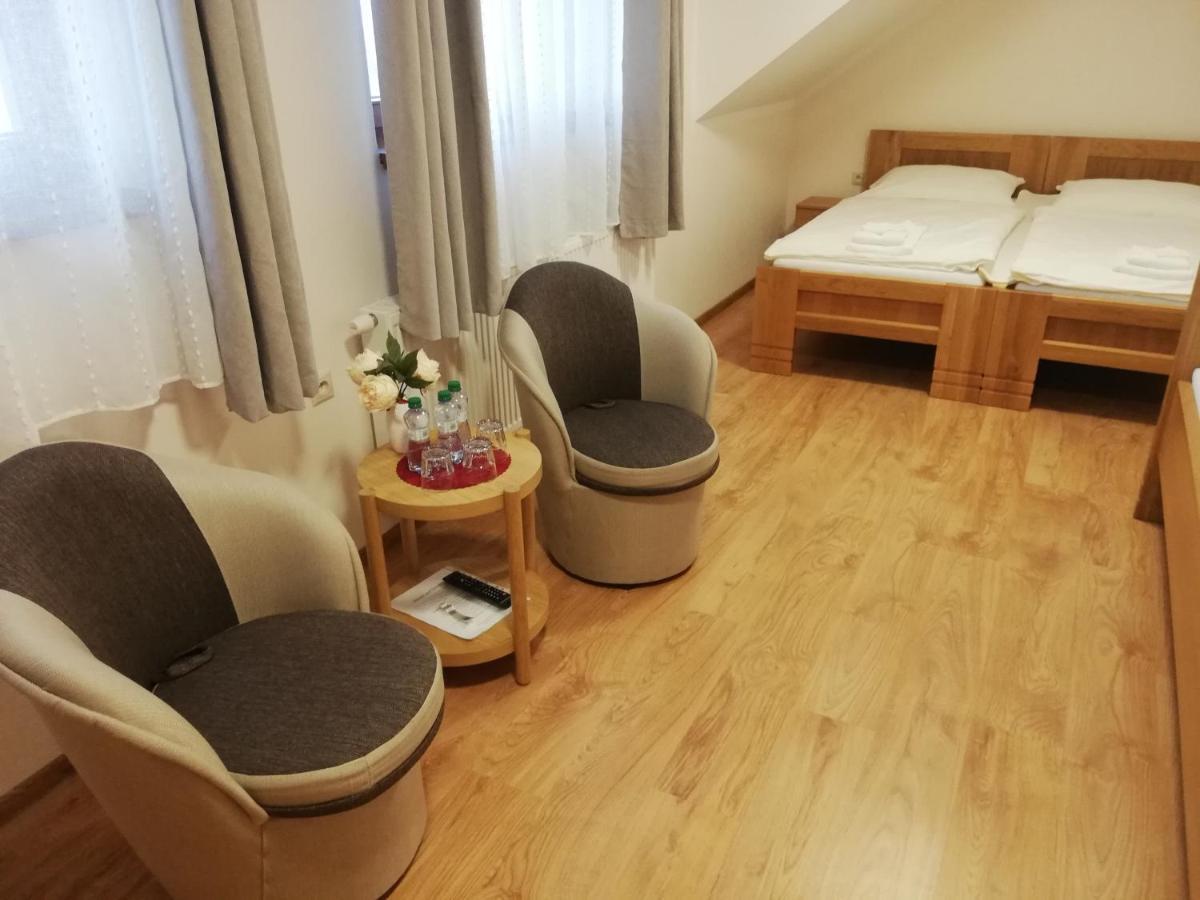 Penzion Pod Tureckom Hotel Trenčianske Bohuslavice Buitenkant foto